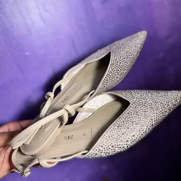 Zara Dazzled Beige Sandals. - Picture 3 of 5